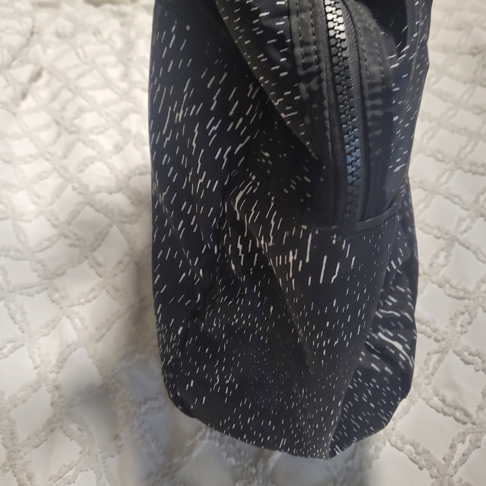 Fabletics Shift Bag - image 6